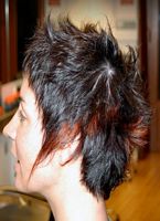 cieniowane fryzury krótkie - uczesanie damskie z włosów krótkich cieniowanych zdjęcie numer 28B